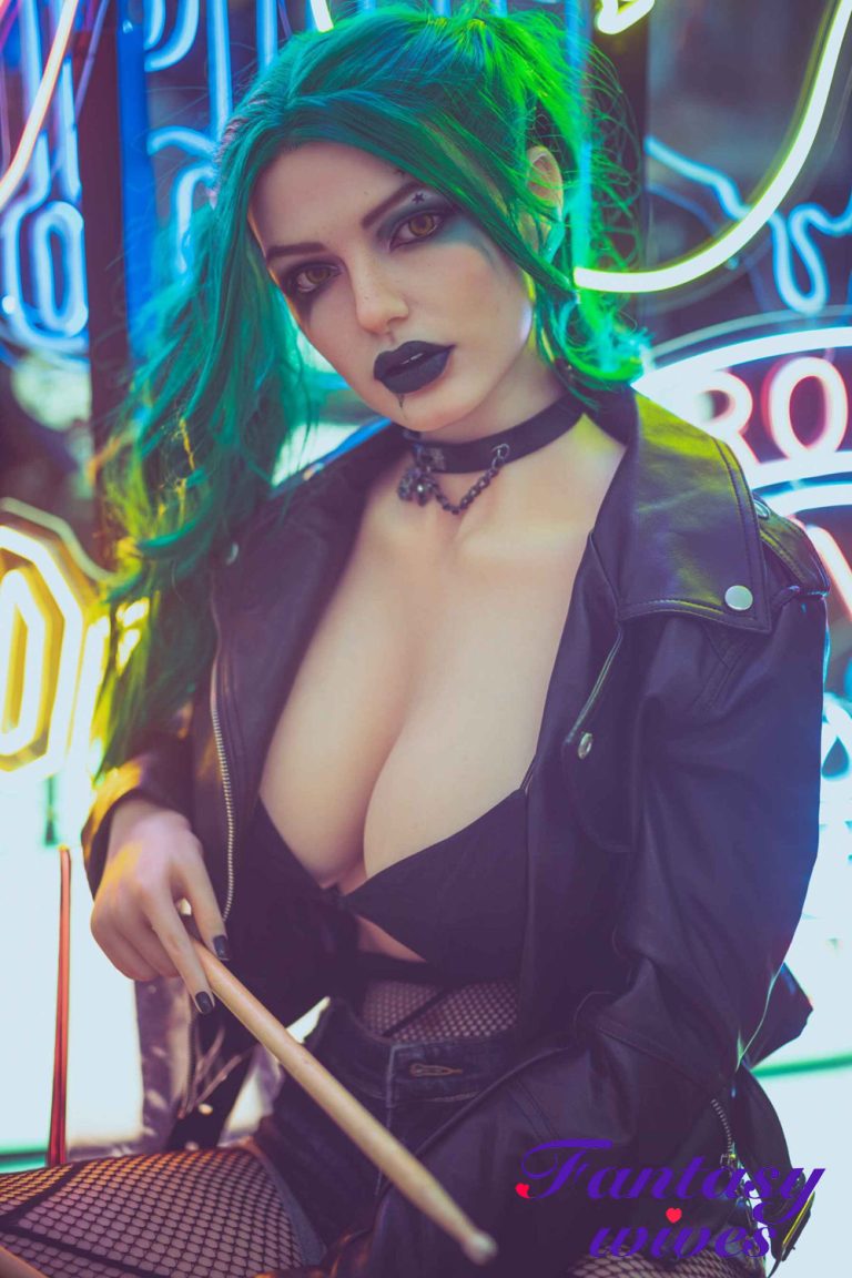 Harley-Quinn-Life-Like-Sex-Doll4-scaled