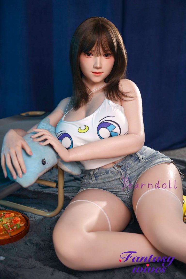 Yearndoll-Y239-162cm-silicone-lovedoll-with-skin-texture (9)